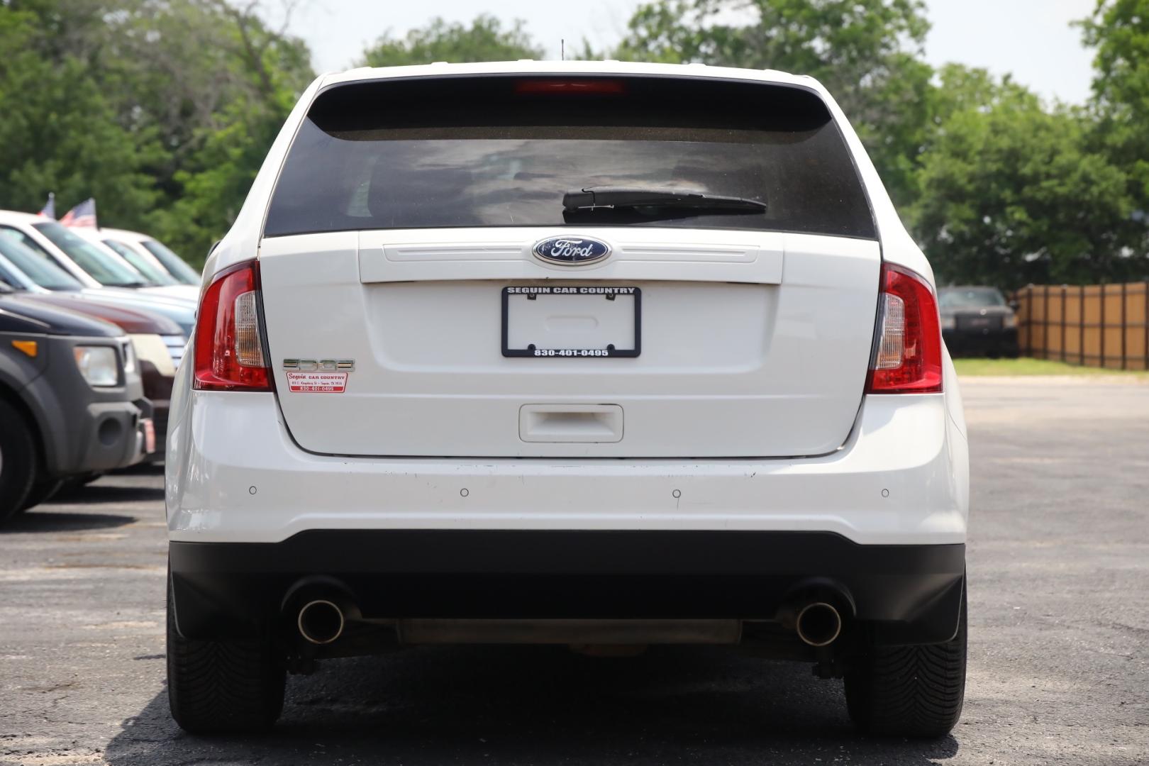 2013 WHITE FORD EDGE SE FWD (2FMDK3GC4DB) with an 3.5L V6 DOHC 24V engine, 6-SPEED AUTOMATIC transmission, located at 420 E. Kingsbury St., Seguin, TX, 78155, (830) 401-0495, 29.581060, -97.961647 - Photo#5